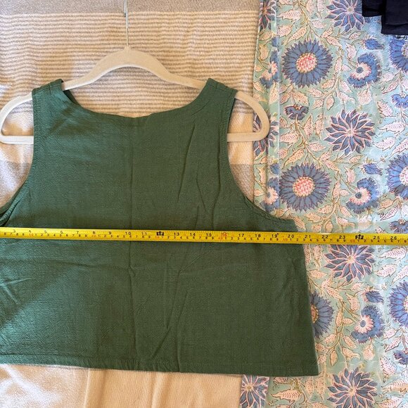 Sleeveless Crop Top - Picture 7 of 9